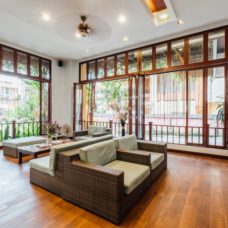 lobby-living-room-hotel